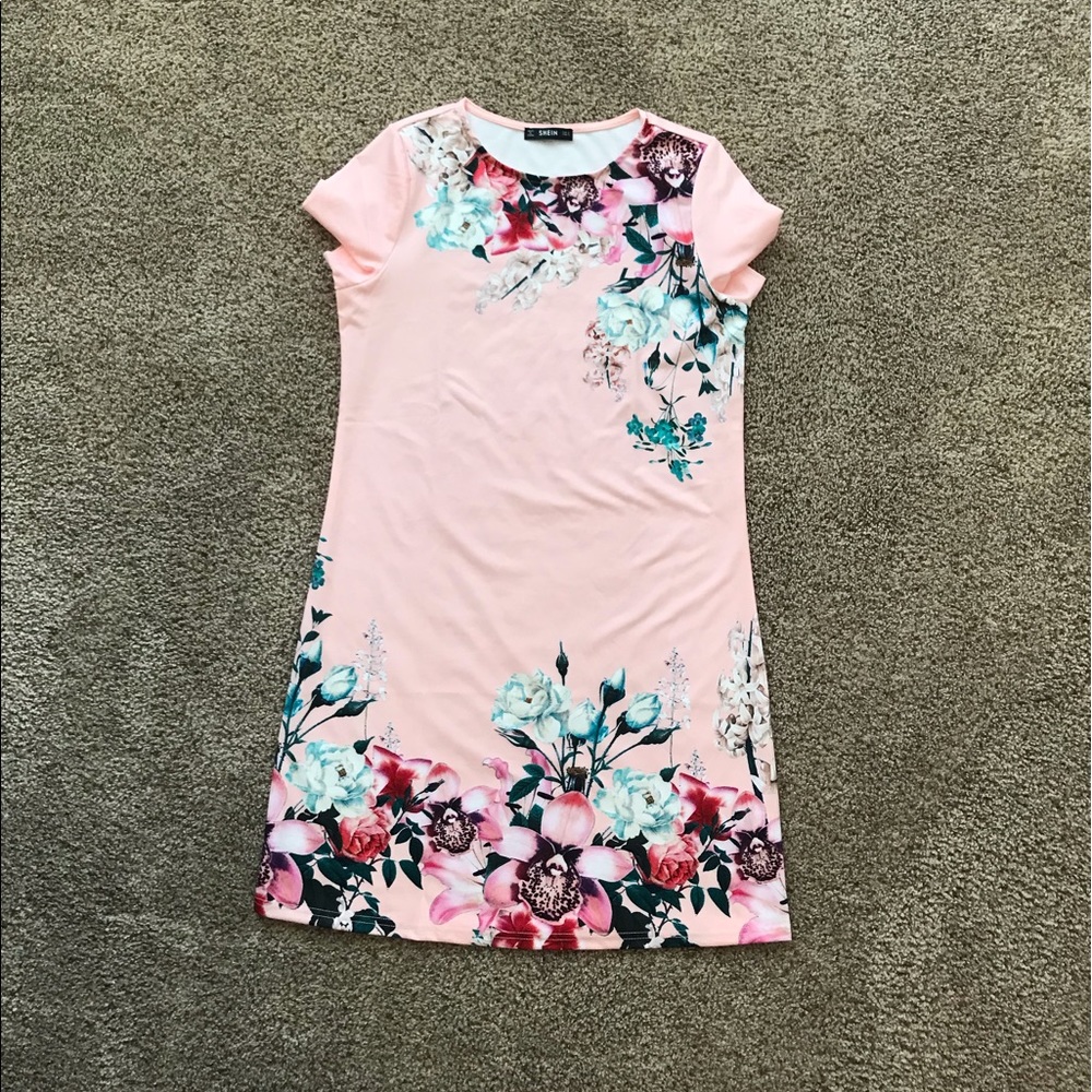 NWOT Floral Print Tee Dress